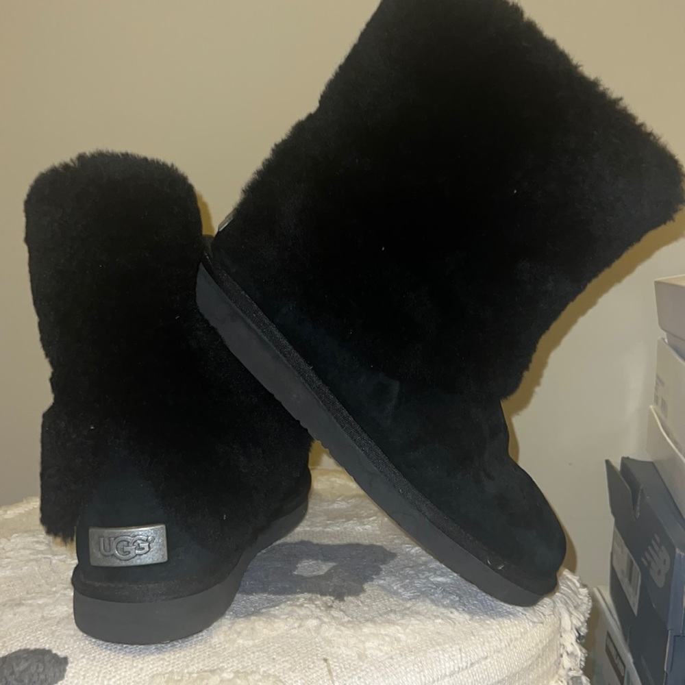 Black Uggs sz 10